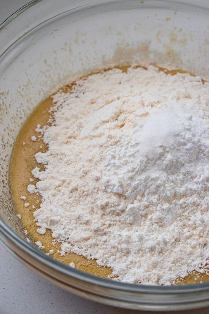 Peppermint Crisp Blondies